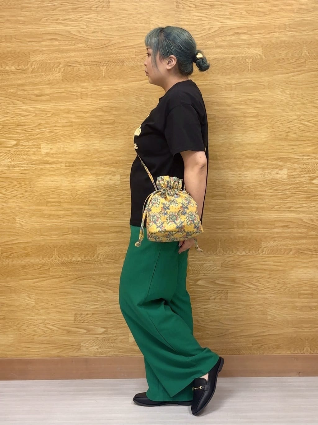 ぁむさんの「SHOO･LA･RUE｜【ひんやり/S-LL】サガラ刺繍ロゴTシャツ」を使ったコーディネート