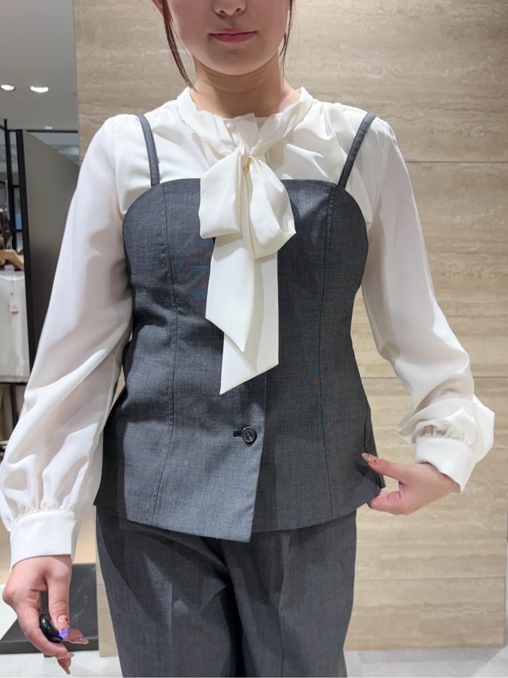 ふうかさんの「index｜アシンメトリーレイヤードボウタイブラウス【洗濯機OK／イージーアイロン／防シワ】《XS～3L》」を使ったコーディネート