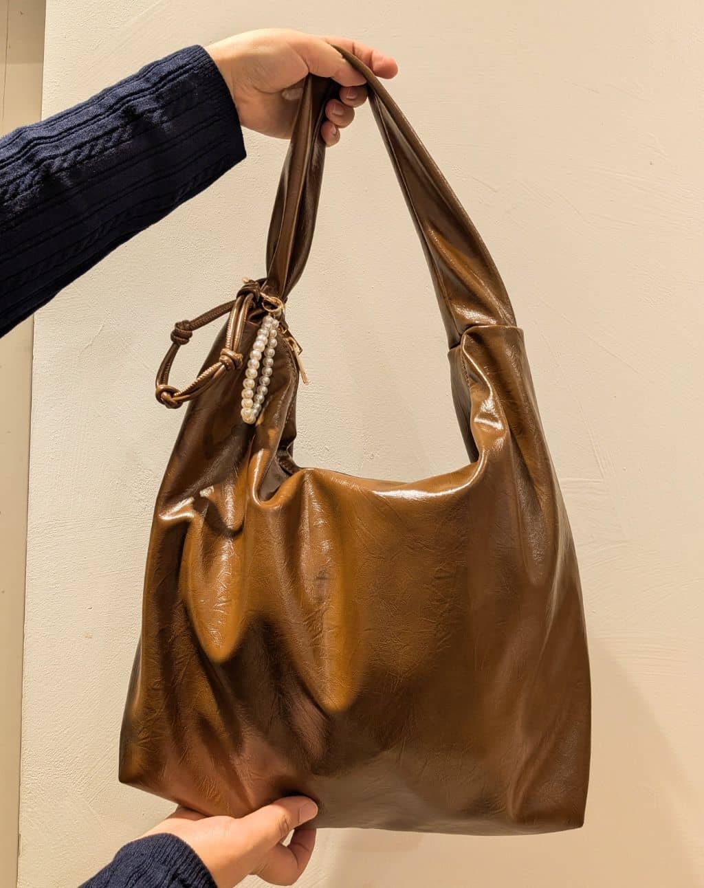 yukikaさんの「grove｜【毛玉軽減／洗える】クロップドミニケーブルニット」を使ったコーディネート