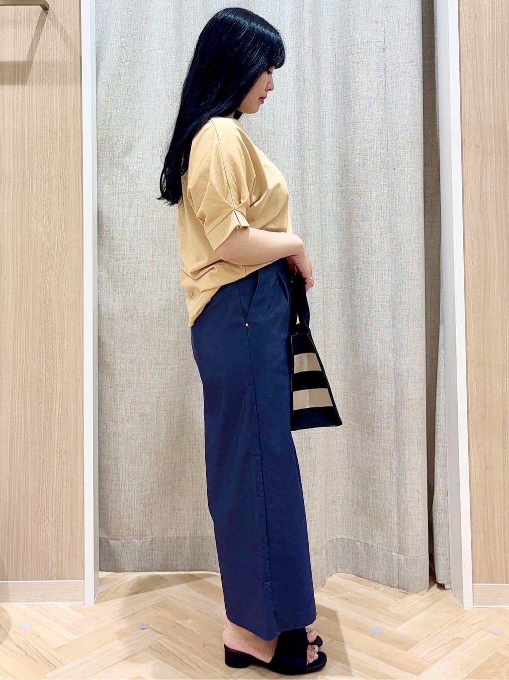 minamiさんの「grove｜サマーハイパーストレッチワイドパンツ」を使ったコーディネート