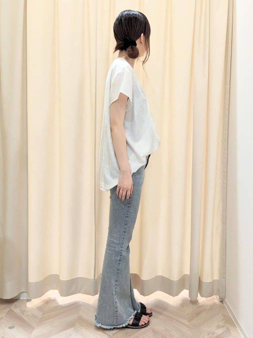 hinaさんの「SHOO･LA･RUE｜【S-LL/ひんやり】インせず決まる タックプリーツシャツ」を使ったコーディネート