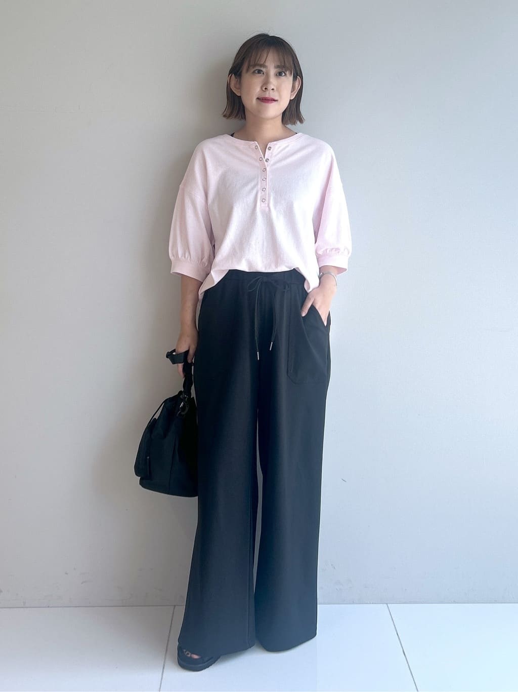 Hirokaさんの「Dessin｜【360度可愛い/前後2WAY/洗える】ライトコットンヘンリーカットソー」を使ったコーディネート