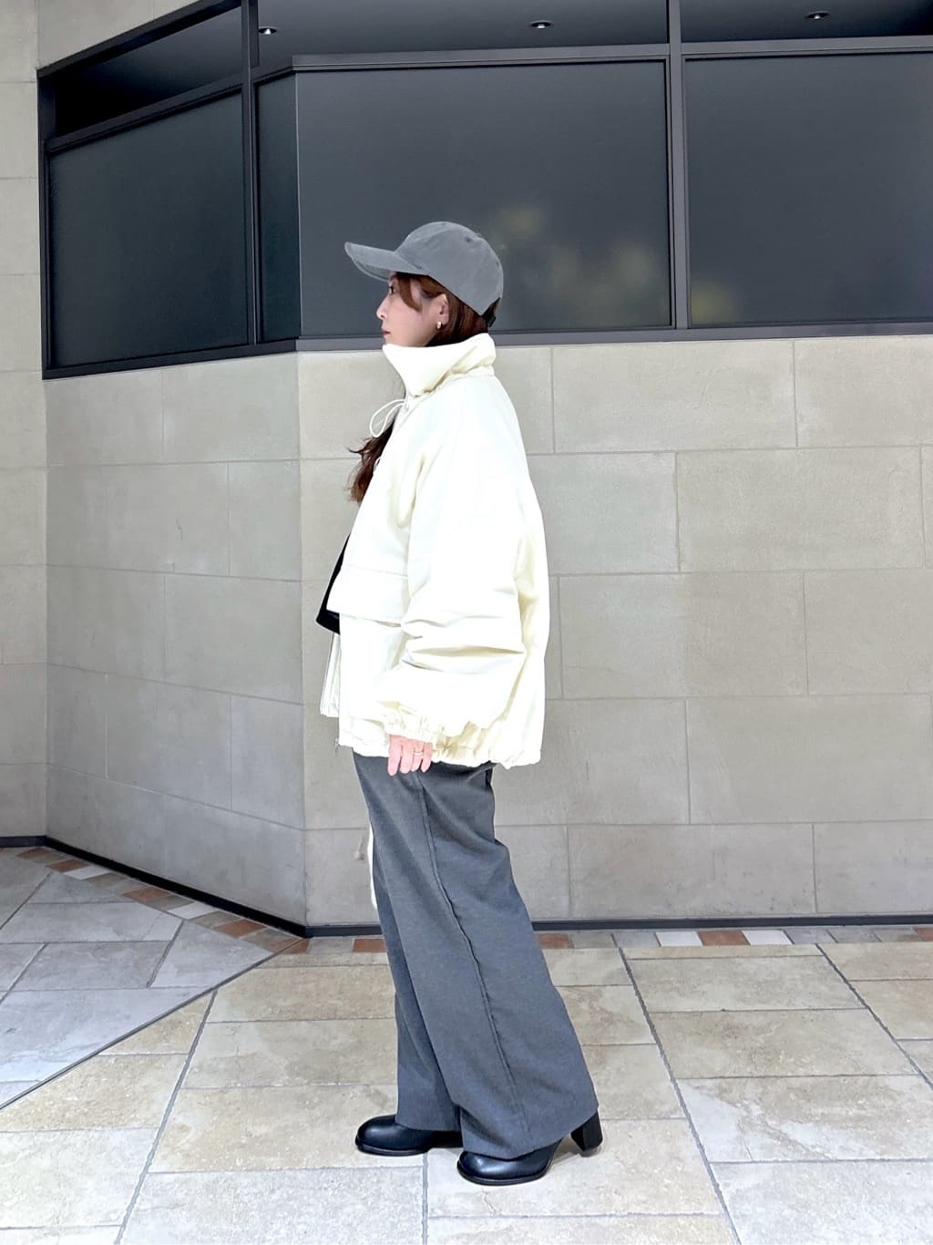 よねさんの「INDIVI｜◆Comfy SET UP｜イージーストレートスラックス【セットアップ対応／通勤／カセット服】」を使ったコーディネート