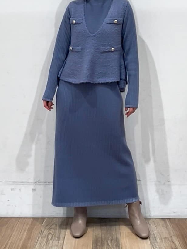 山さんさんの「grove｜【2点SET/体型カバー】一枚で決まる、ペプラムベスト&times;ニットワンピース」を使ったコーディネート