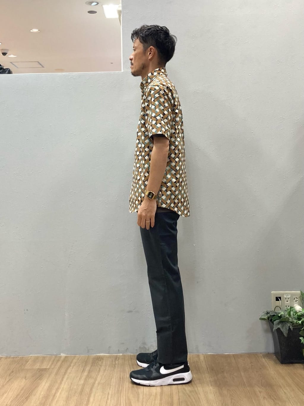 シュンさんの「TAKEO KIKUCHI｜【COOL CITY WEAR】籠目アート柄 サッカーシャツ /通気性」を使ったコーディネート