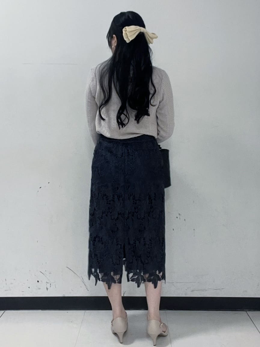 Hitomiさんの「index｜ロゴ刺繍クルーカーディガン【洗濯機洗い可】」を使ったコーディネート