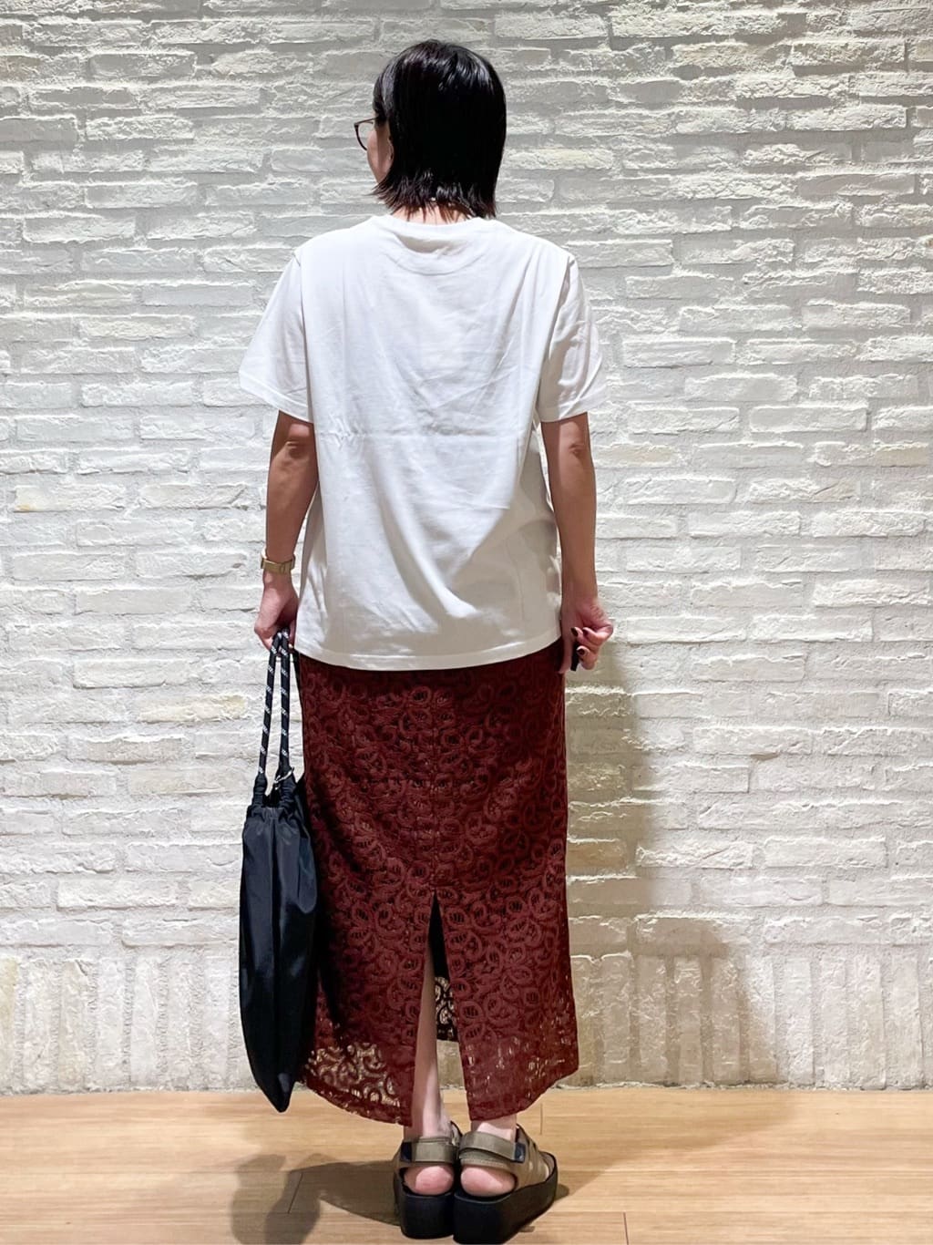 シゲリさんの「OPAQUE.CLIP｜風景イラストプリントTシャツ」を使ったコーディネート
