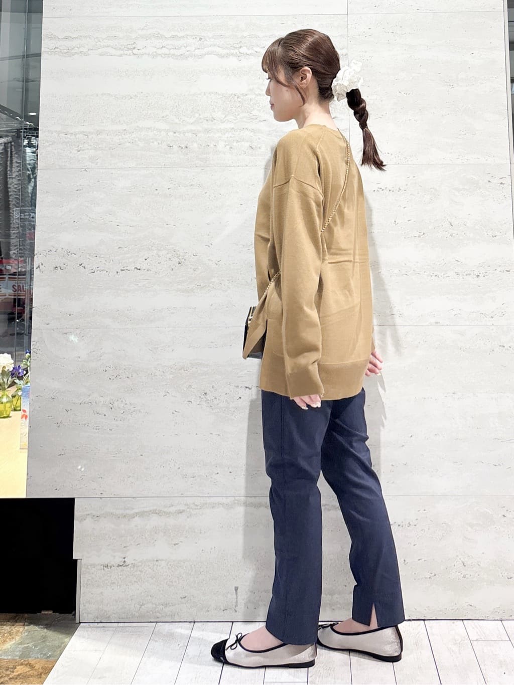 かほさんの「OPAQUE.CLIP｜《S-LLサイズ》ハイストレッチスティックパンツ【洗濯機洗い可／接触冷感】」を使ったコーディネート