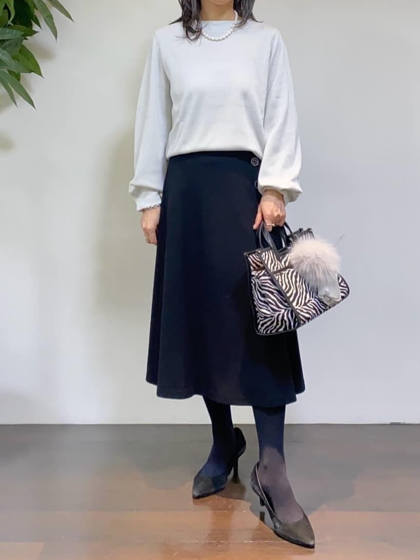 tomoさんの「UNTITLED｜【きれいめ/洗える】ラメ入りワイドボートネックニット」を使ったコーディネート