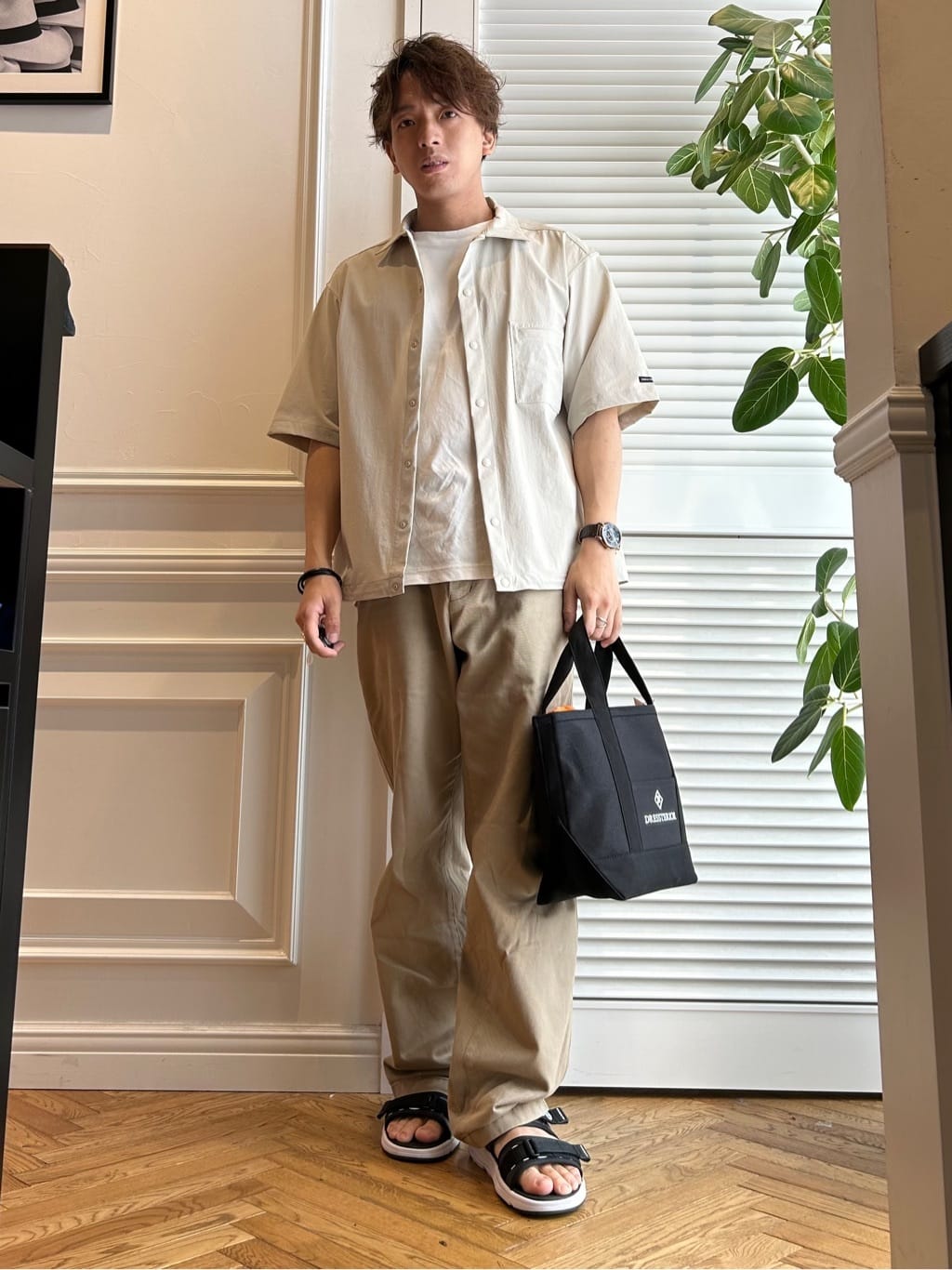 須田　慎二郎さんの「DRESSTERIOR｜」を使ったコーディネート
