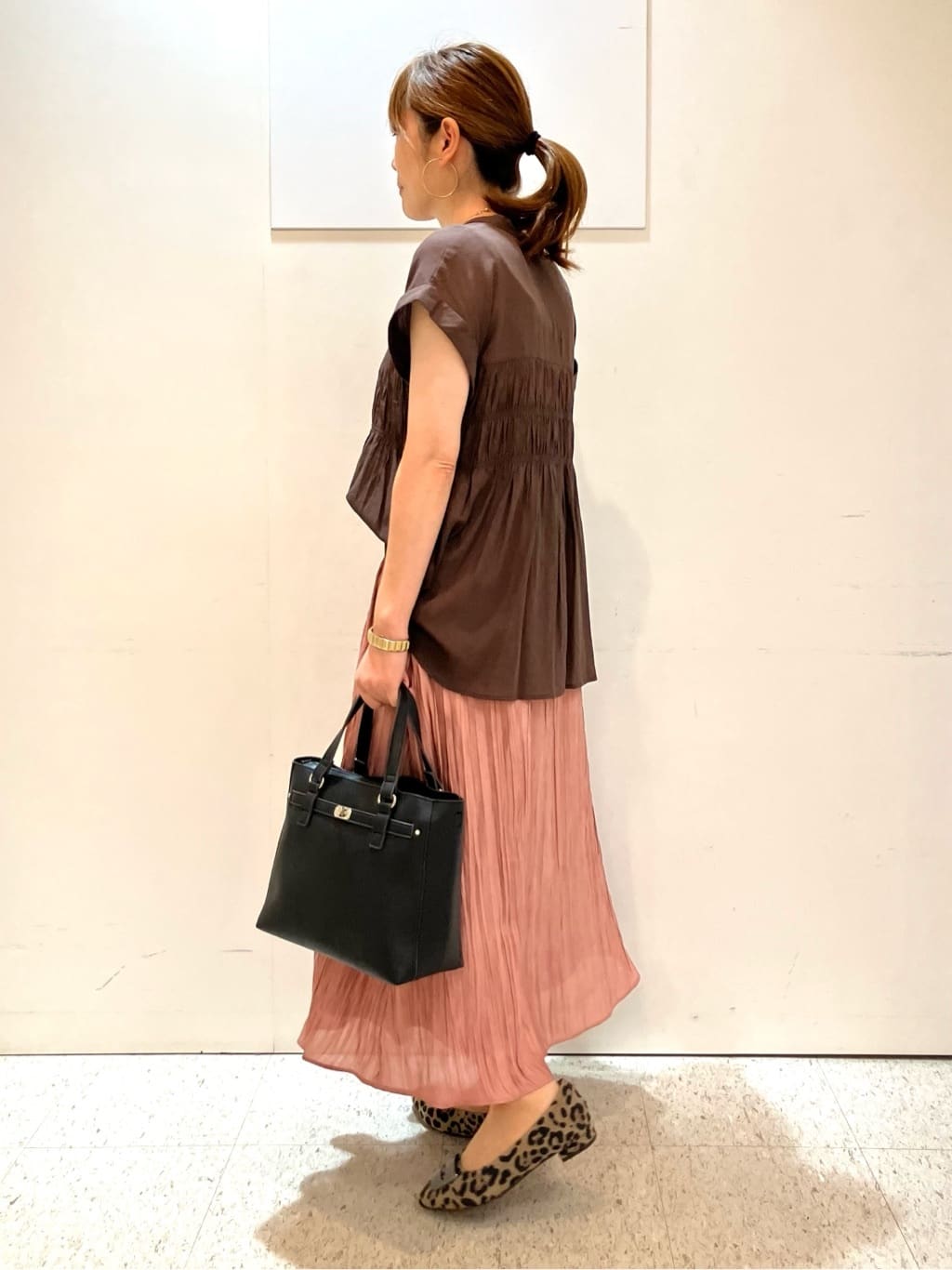 kozuさんの「Reflect｜【二の腕さりげなくカバー】シャーリングブラウス」を使ったコーディネート