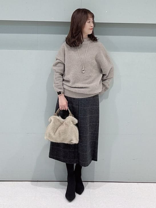 makiさんの「UNTITLED｜【大人な品格/ふわふわニット】フォックスカシミヤ コクーンニット」を使ったコーディネート