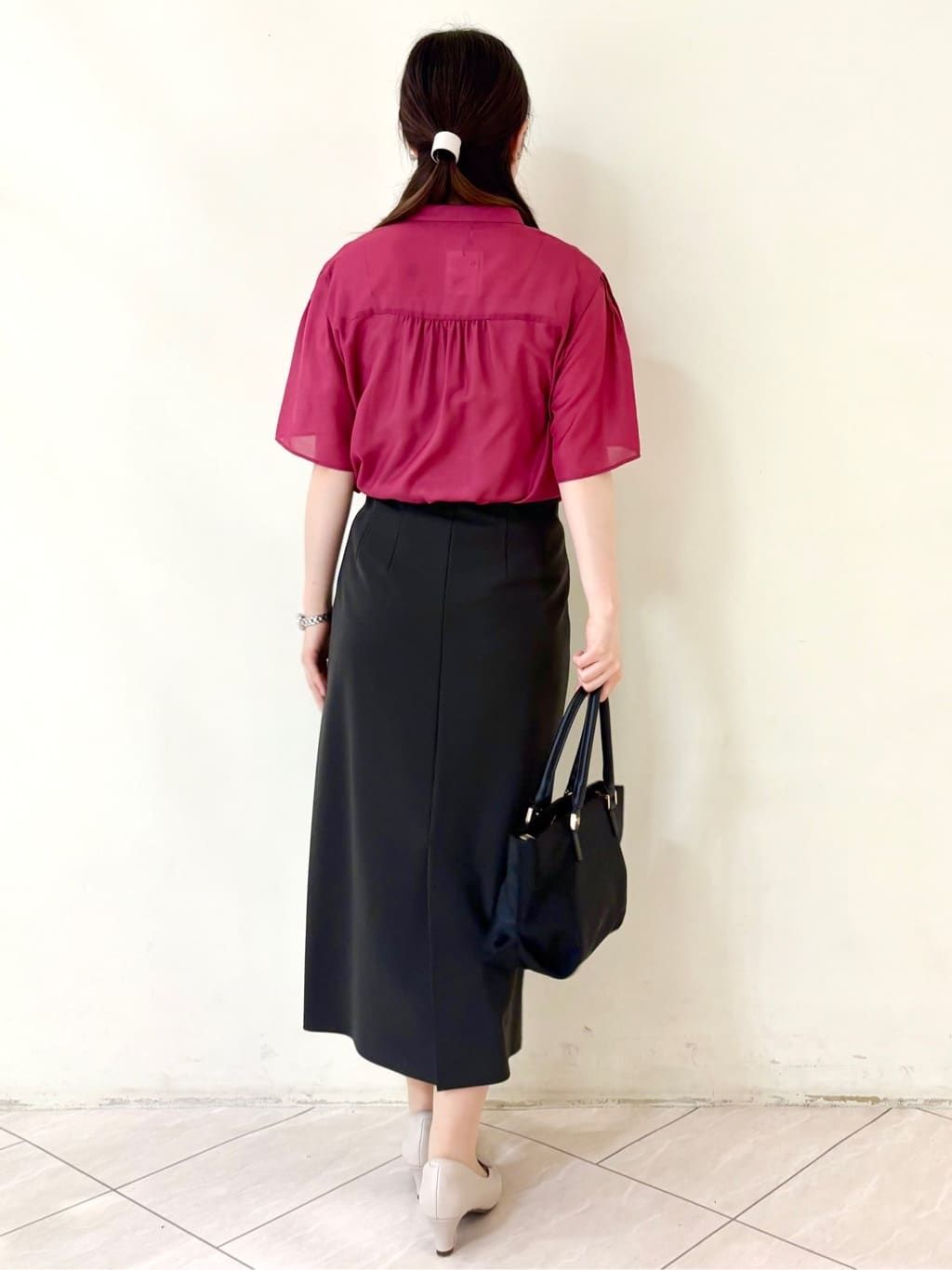 mikiさんの「Reflect｜【選べる5色◎／マシンウォッシュ可】シャーリングデザインブラウス」を使ったコーディネート