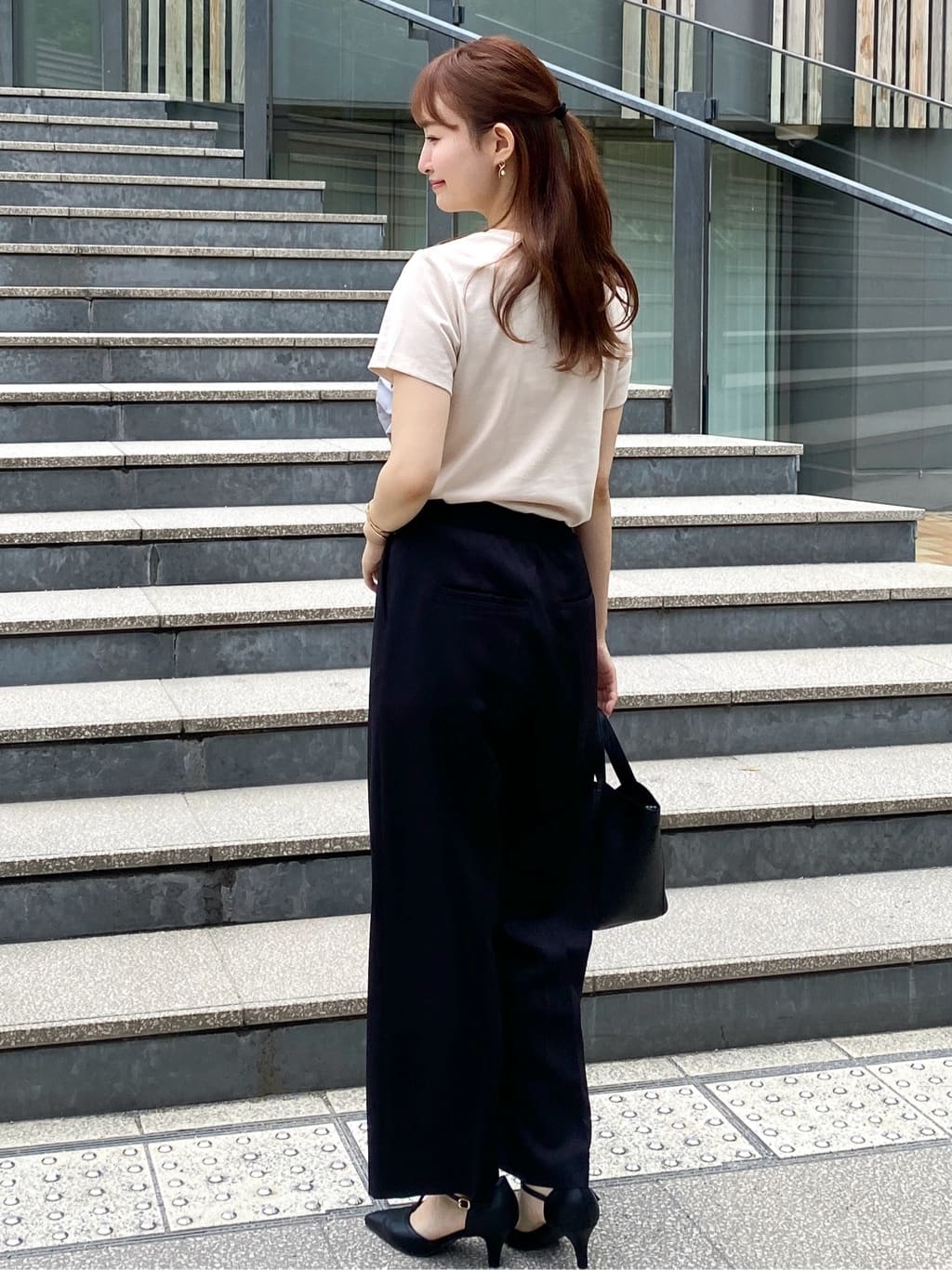 みさかさんの「index｜パール調アシメドッキングTシャツ【洗える／接触冷感】」を使ったコーディネート