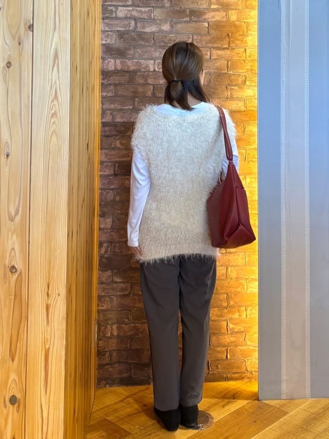 mieさんの「SHOO･LA･RUE｜【S-3L/洗濯後しわになりにくい】スマートに見える イージーテーパードパンツ」を使ったコーディネート