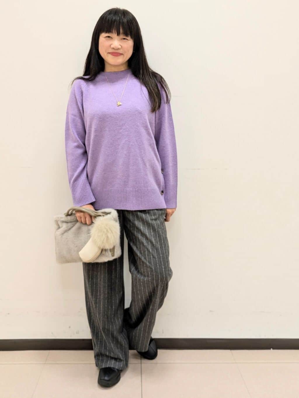 ともさんの「UNTITLED｜【きれいめリラクシー/ウエストゴム】ウールサキソニー ワイドパンツ」を使ったコーディネート