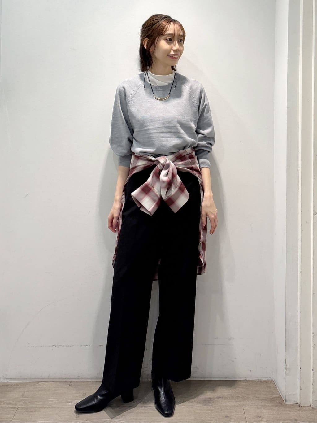 ぶまりんさんの「OPAQUE.CLIP｜シアーハイネックトップス【洗濯機OK】」を使ったコーディネート