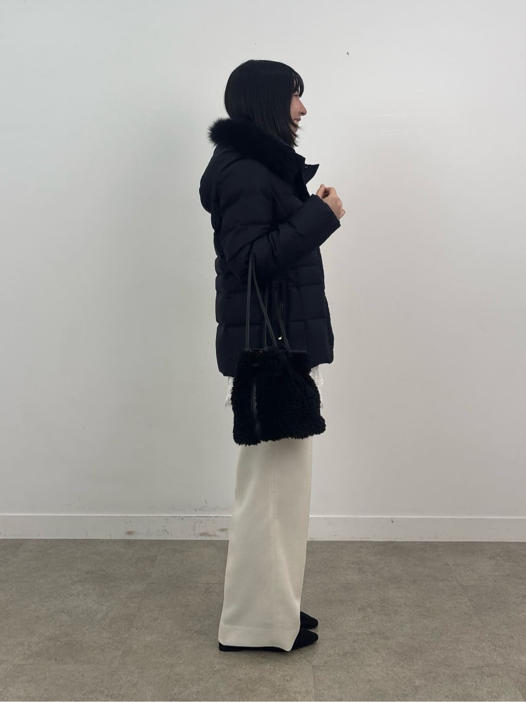 Yoshimiさんの「INDIVI｜【レイヤードにおすすめ】レース切り替えカットソー」を使ったコーディネート