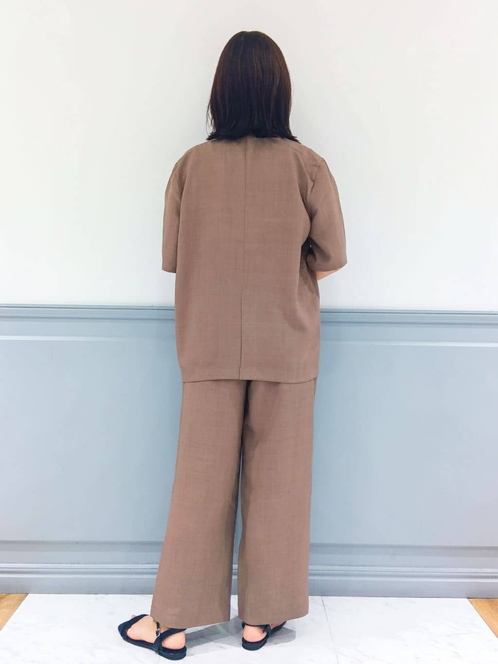 なっちゃんさんの「grove｜軽やかに羽織れて、きちんと見え ハーフスリーブテーラードジャケット」を使ったコーディネート
