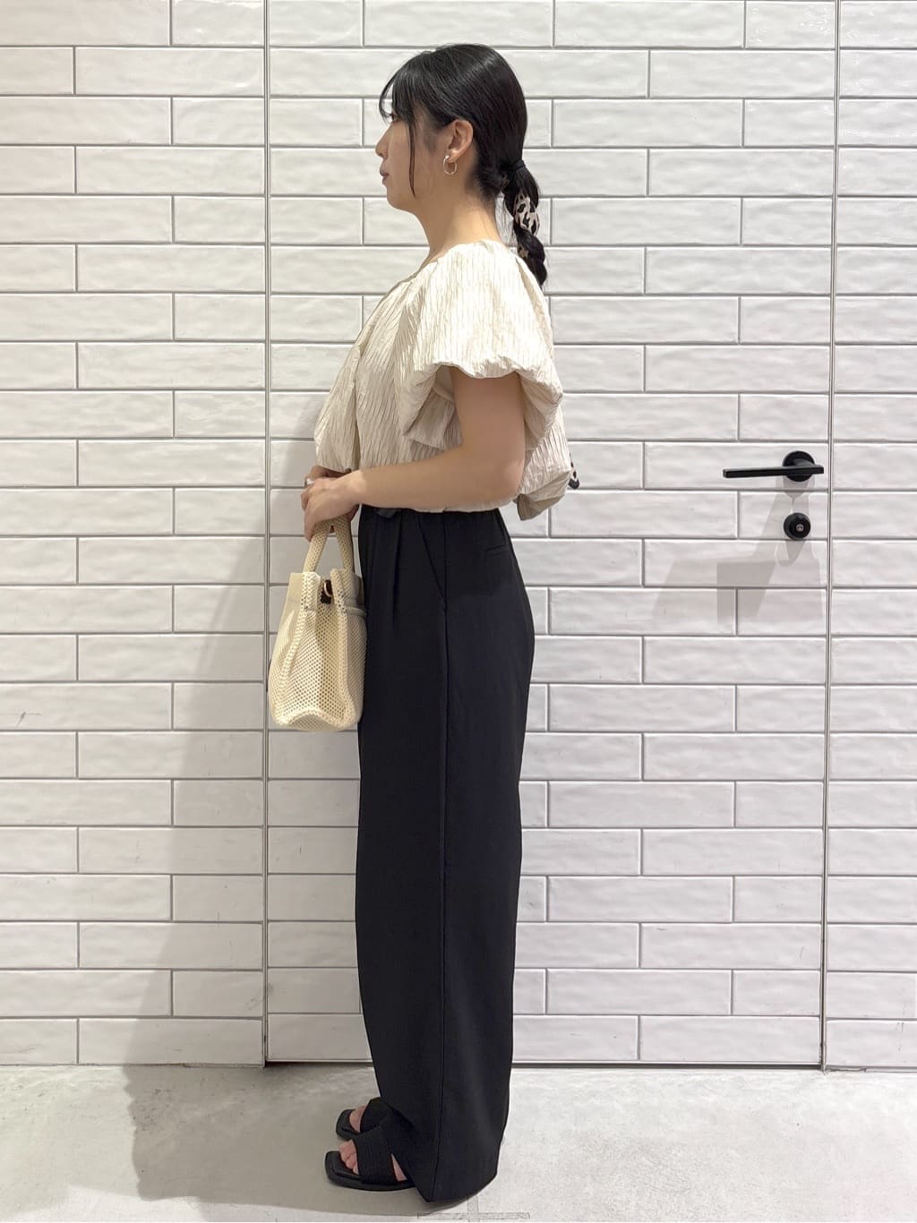 ayumiさんの「OPAQUE.CLIP｜ふくれジャカードバルーンブラウス【洗濯機洗い可】」を使ったコーディネート