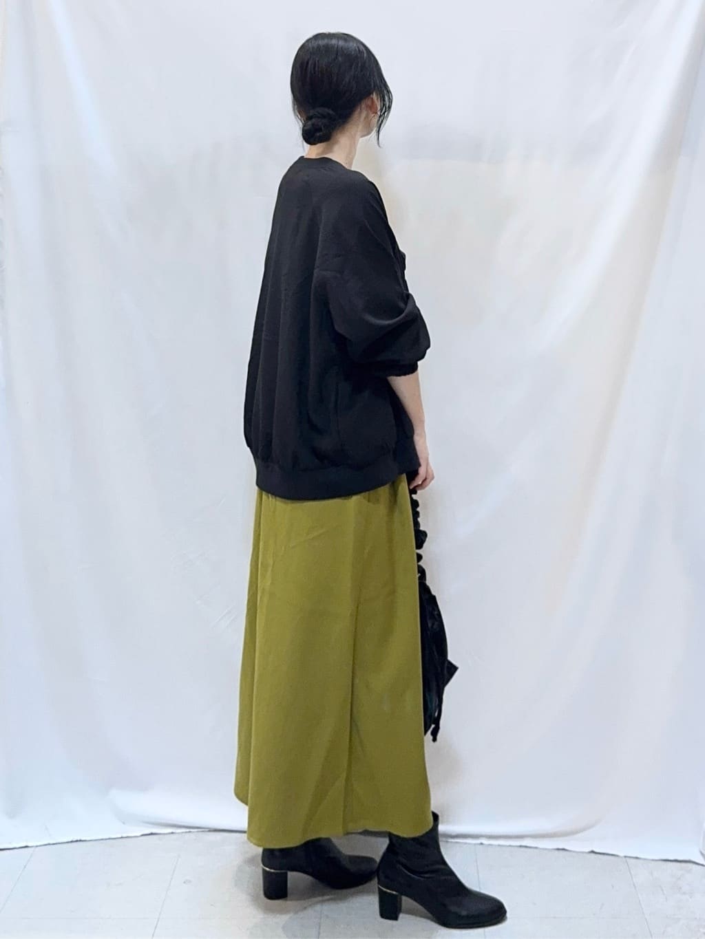 𝐇𝐢𝐫𝐨𝐦𝐢さんの「SHOO･LA･RUE｜【洗濯機可/S-LL】さっと羽織れる 軽量リブブルゾン」を使ったコーディネート