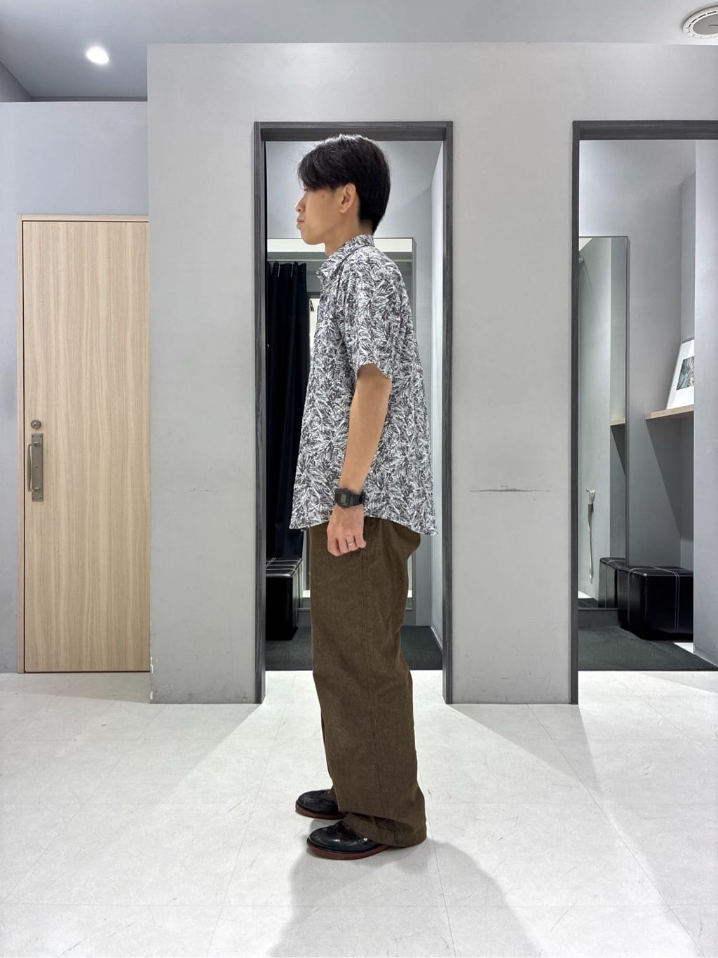 わいずみさんの「TAKEO KIKUCHI｜【冠婚葬祭】ブラックレザー クラッチバッグ」を使ったコーディネート