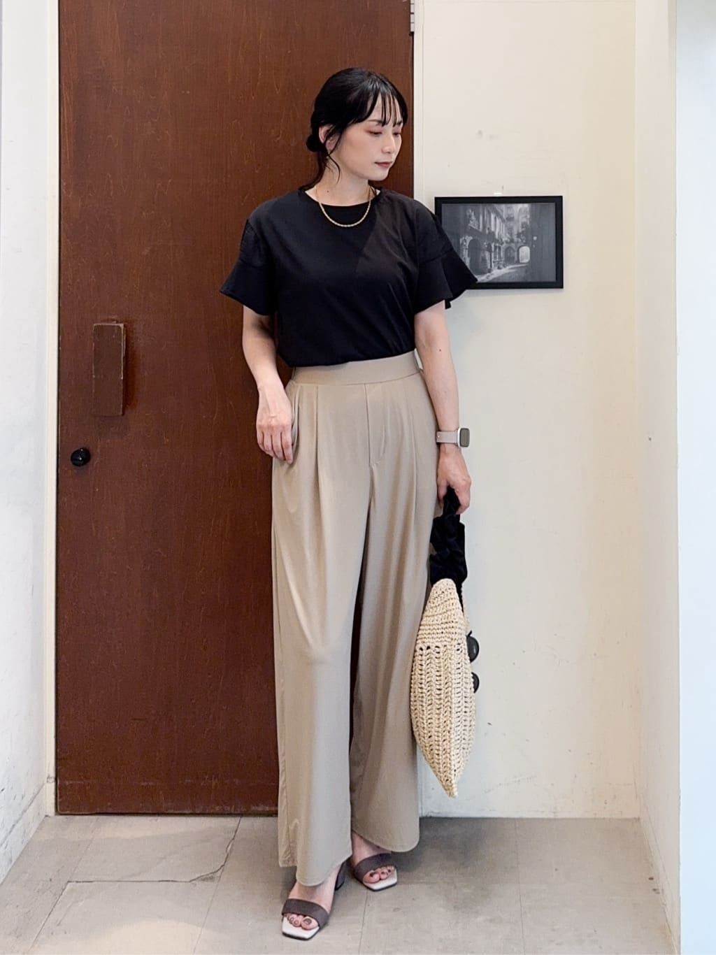 𝐇𝐢𝐫𝐨𝐦𝐢さんの「SHOO･LA･RUE｜【S-LL/ひんやり/UV】リラクシーな穿き心地 エアリーワイドパンツ」を使ったコーディネート