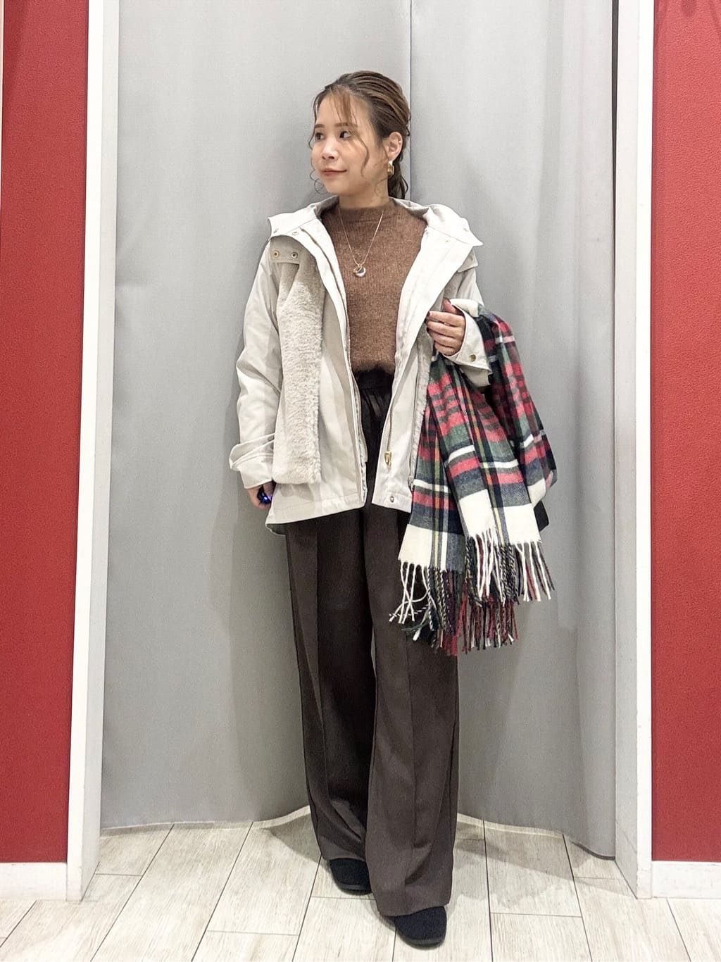 shioさんの「SHOO･LA･RUE｜【S-LL/ゆったり】ふわふわシャギー 大人レディなニット」を使ったコーディネート