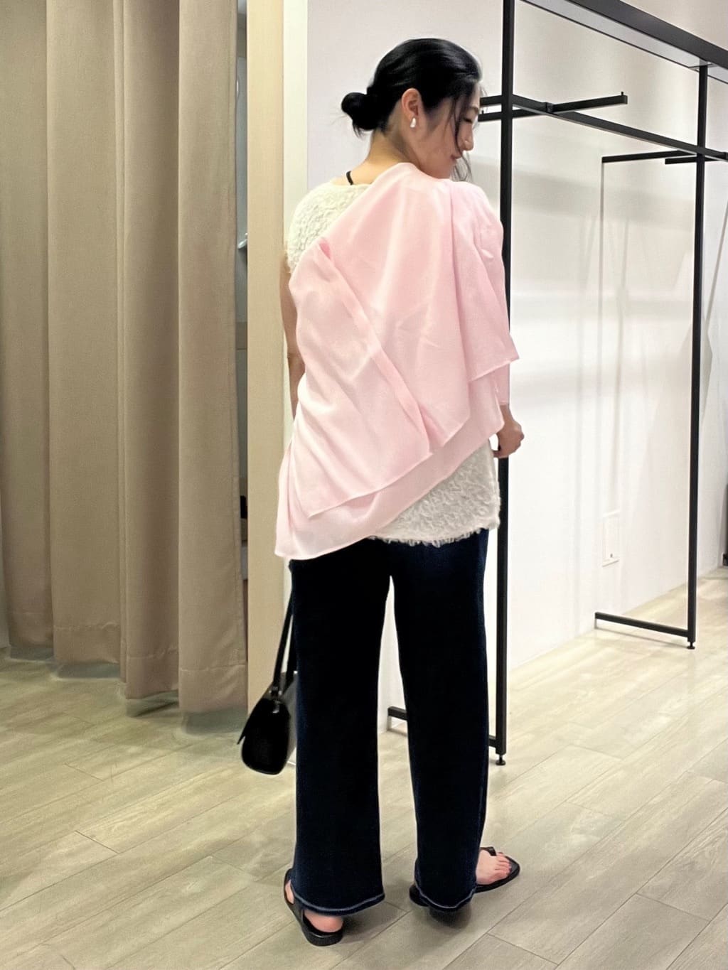 TOMOMIさんの「INDIVI｜【ウール調素材】ベルトデザインワイドパンツ」を使ったコーディネート
