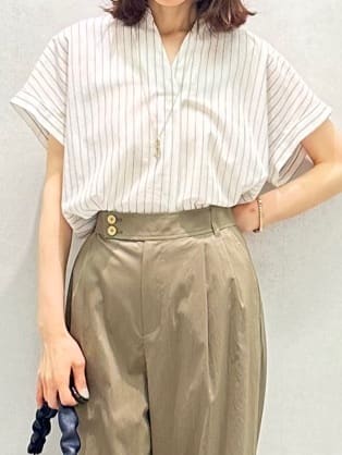 Miwaさんの「UNTITLED｜【洗える/スキッパー】フレンチスリーブシアーブラウス」を使ったコーディネート