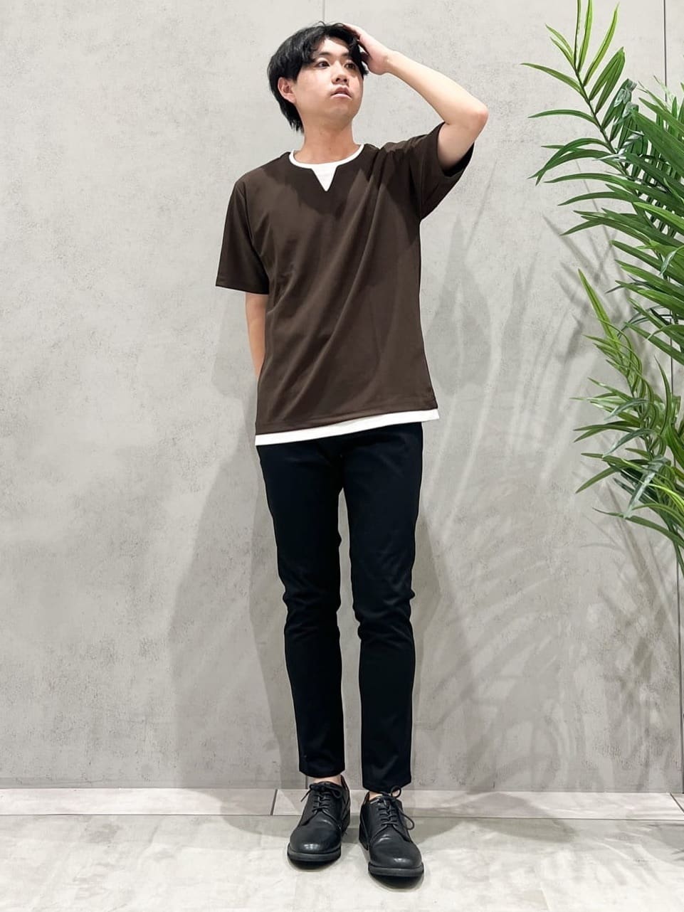 SHI-MAさんの「THE SHOP TK｜ツイルキーネック半袖Tシャツ」を使ったコーディネート