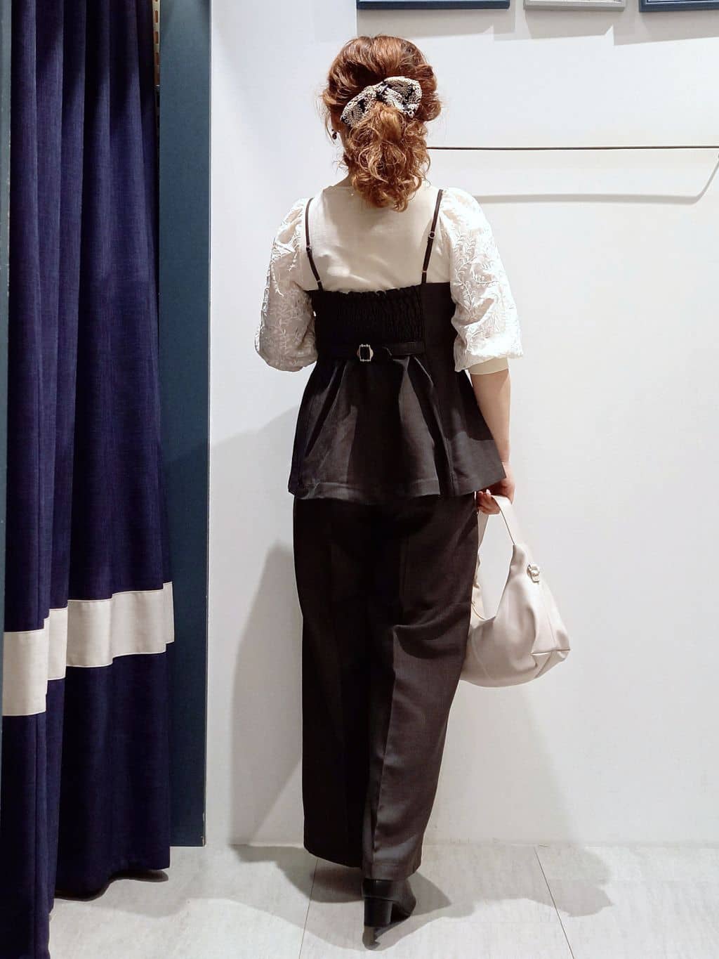 miiさんの「grove｜【二の腕カバー】繊細さと上品さをまとう袖刺繍プルオーバーニット」を使ったコーディネート