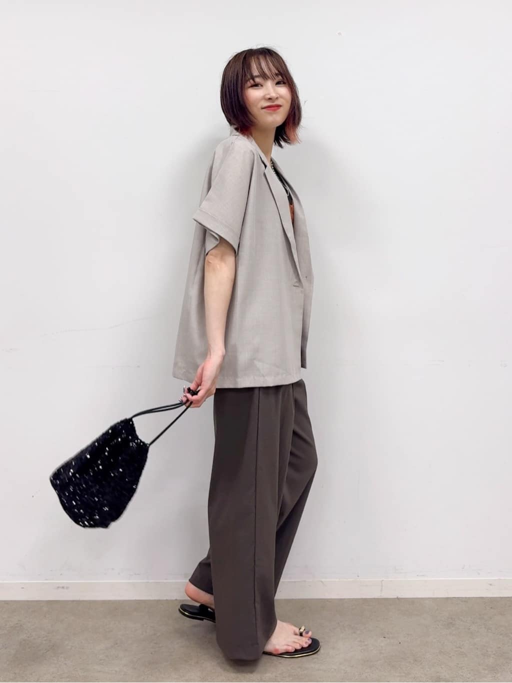 𝐜𝐡𝐢𝐤𝐚さんの「SHOO･LA･RUE｜【着丈選べる】触れる度ひんやり ゆるきれい イージーワイドパンツ」を使ったコーディネート