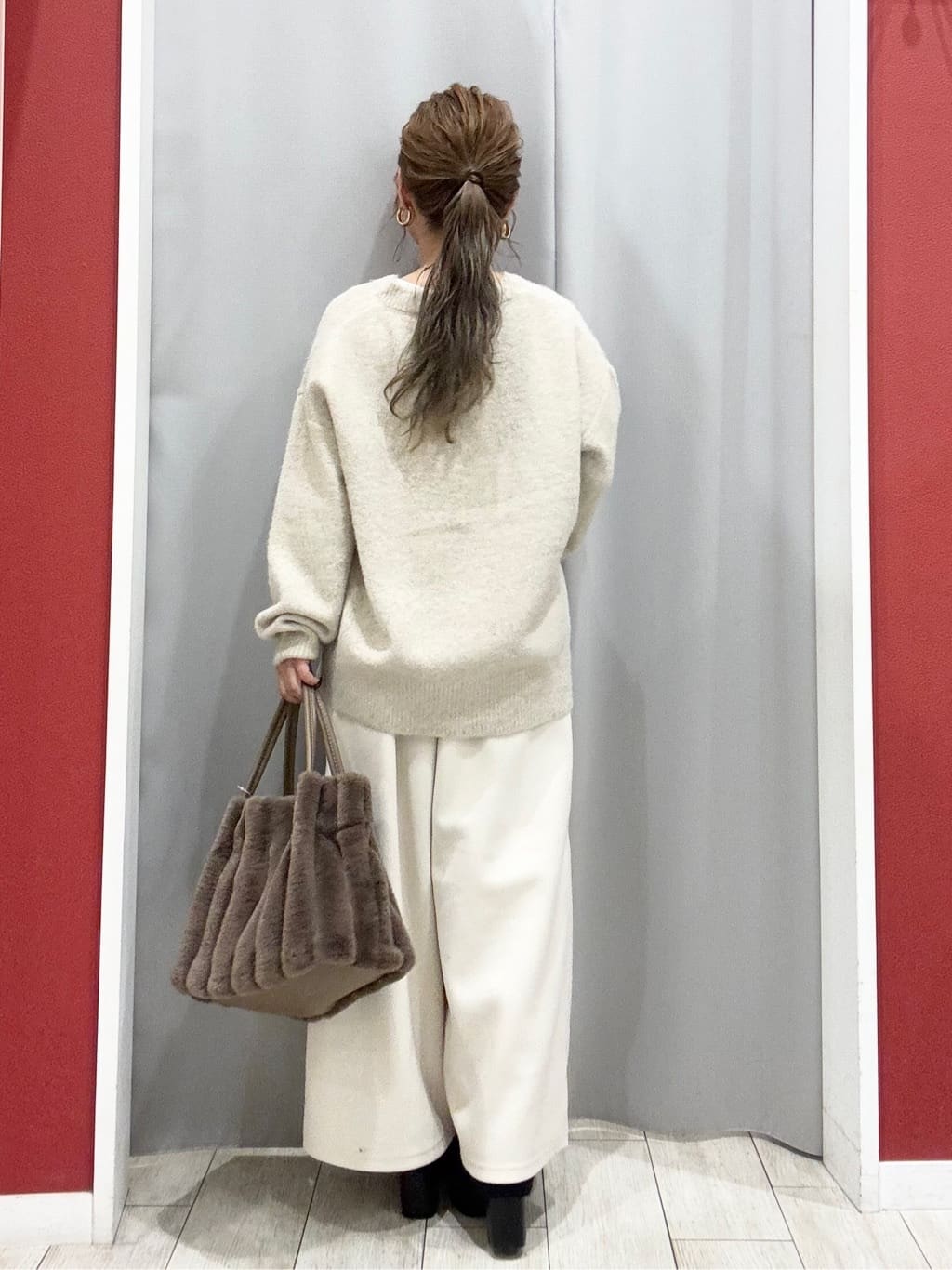 shioさんの「SHOO･LA･RUE｜【洗濯機可】美脚見え あったか圧縮ニット ガウチョパンツ」を使ったコーディネート