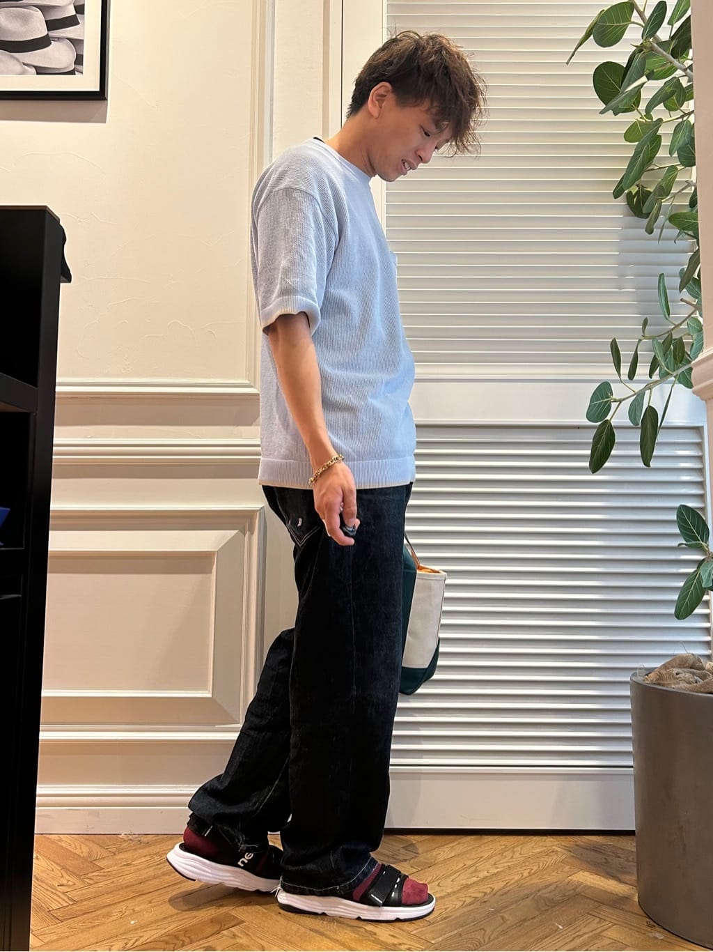 須田　慎二郎さんの「DRESSTERIOR｜」を使ったコーディネート