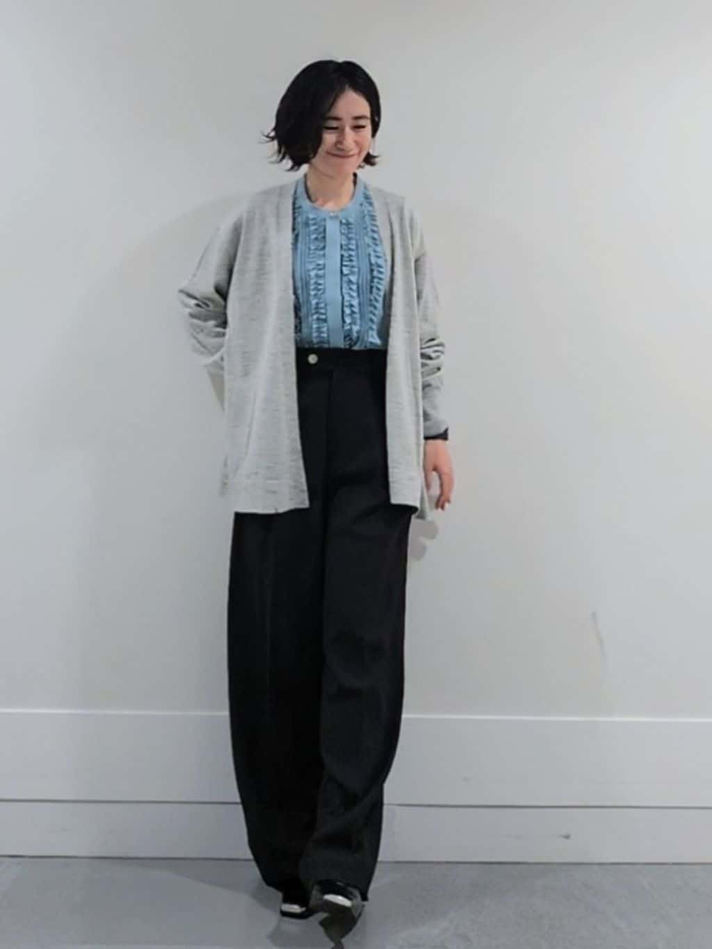 ミズタさんの「UNTITLED｜【アンサンブル可/洗える/ボタンなし】シルクウールカシミヤ 着流しカーディガン」を使ったコーディネート