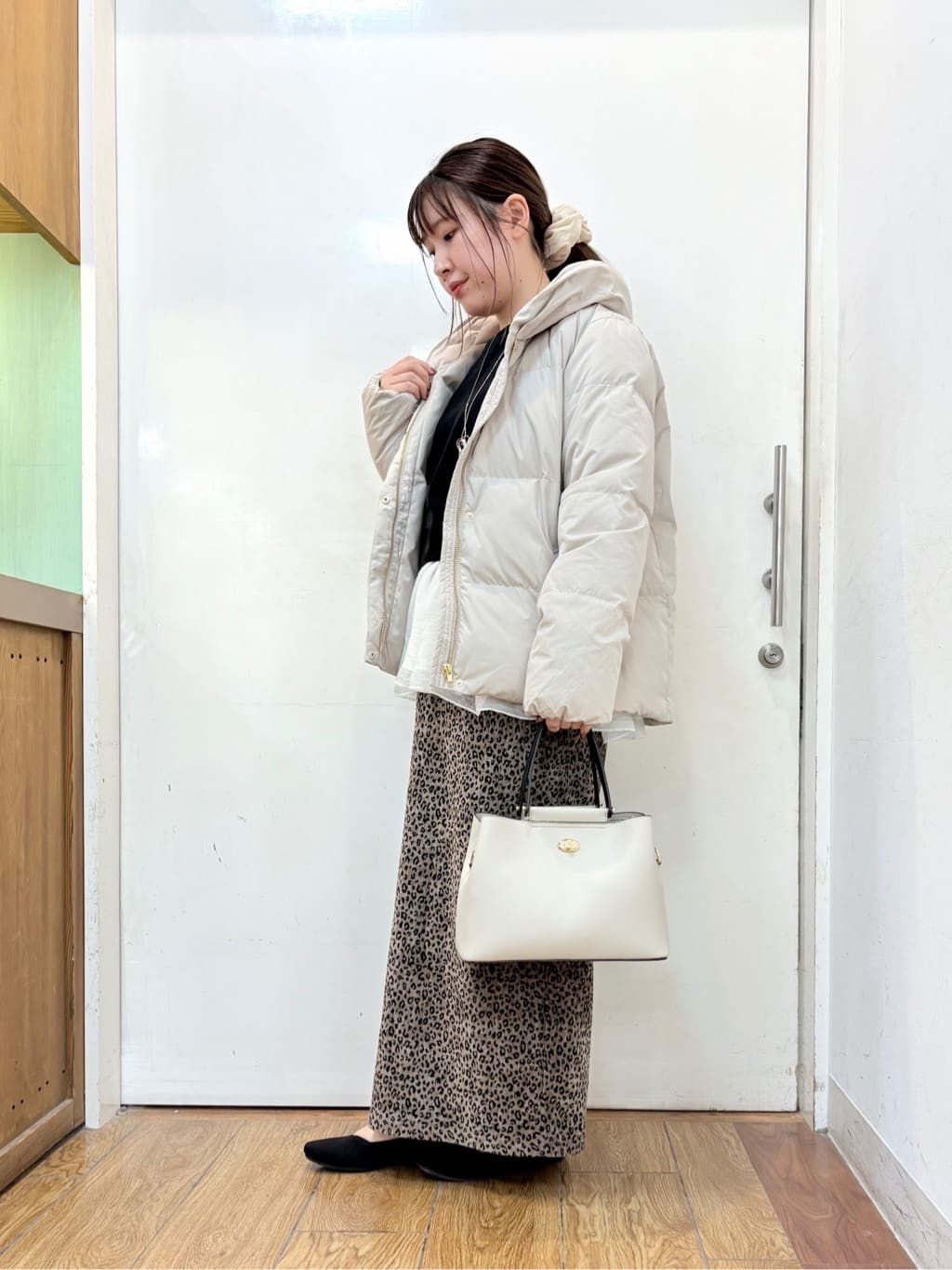だいわさんの「SHOO･LA･RUE｜【撥水/洗える】ショートフーディーダウン」を使ったコーディネート