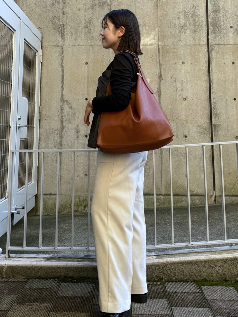 chさんの「THE SHOP TK｜布帛切替カットソー」を使ったコーディネート