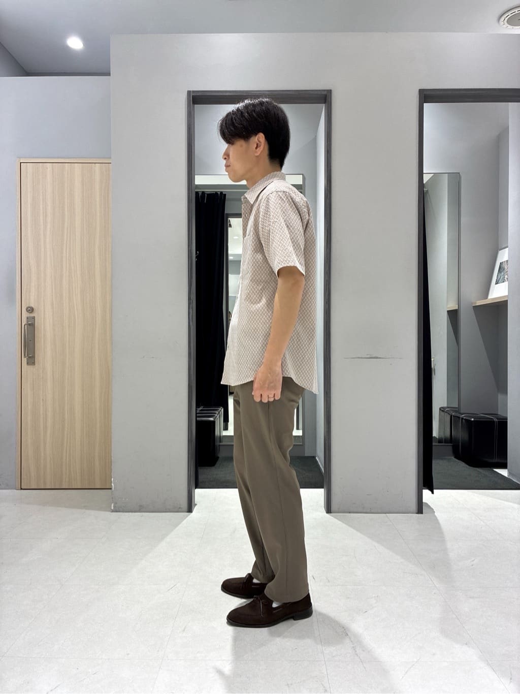 わいずみさんの「TAKEO KIKUCHI｜【360&deg;ストレッチ／セットアップ対応】None Of Stress パンツ」を使ったコーディネート