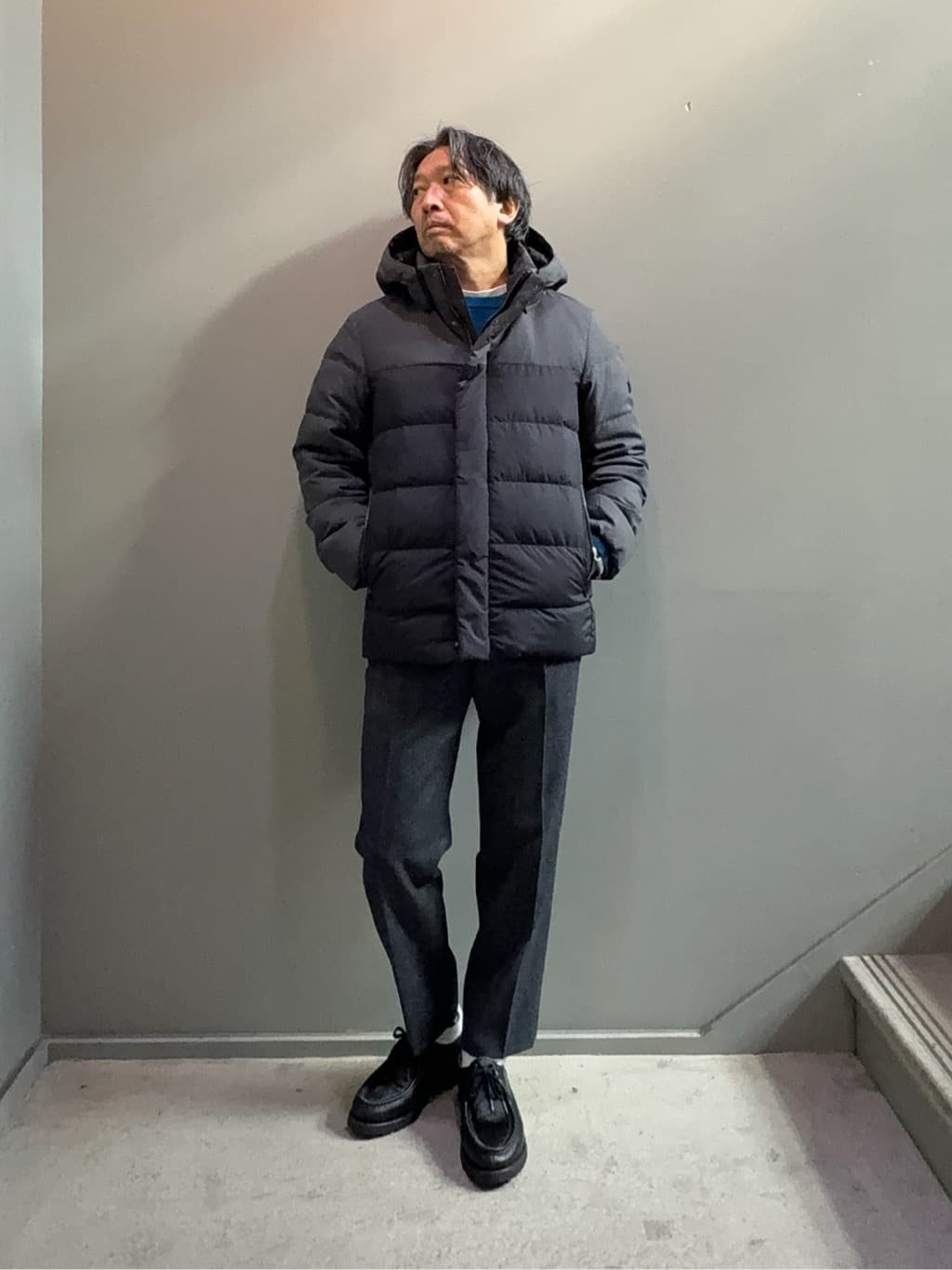 デザイナーTAKEman さんの「TAKEO KIKUCHI｜【Air Palette Knit】ワンポイント カラーニット プルオーバー」を使ったコーディネート