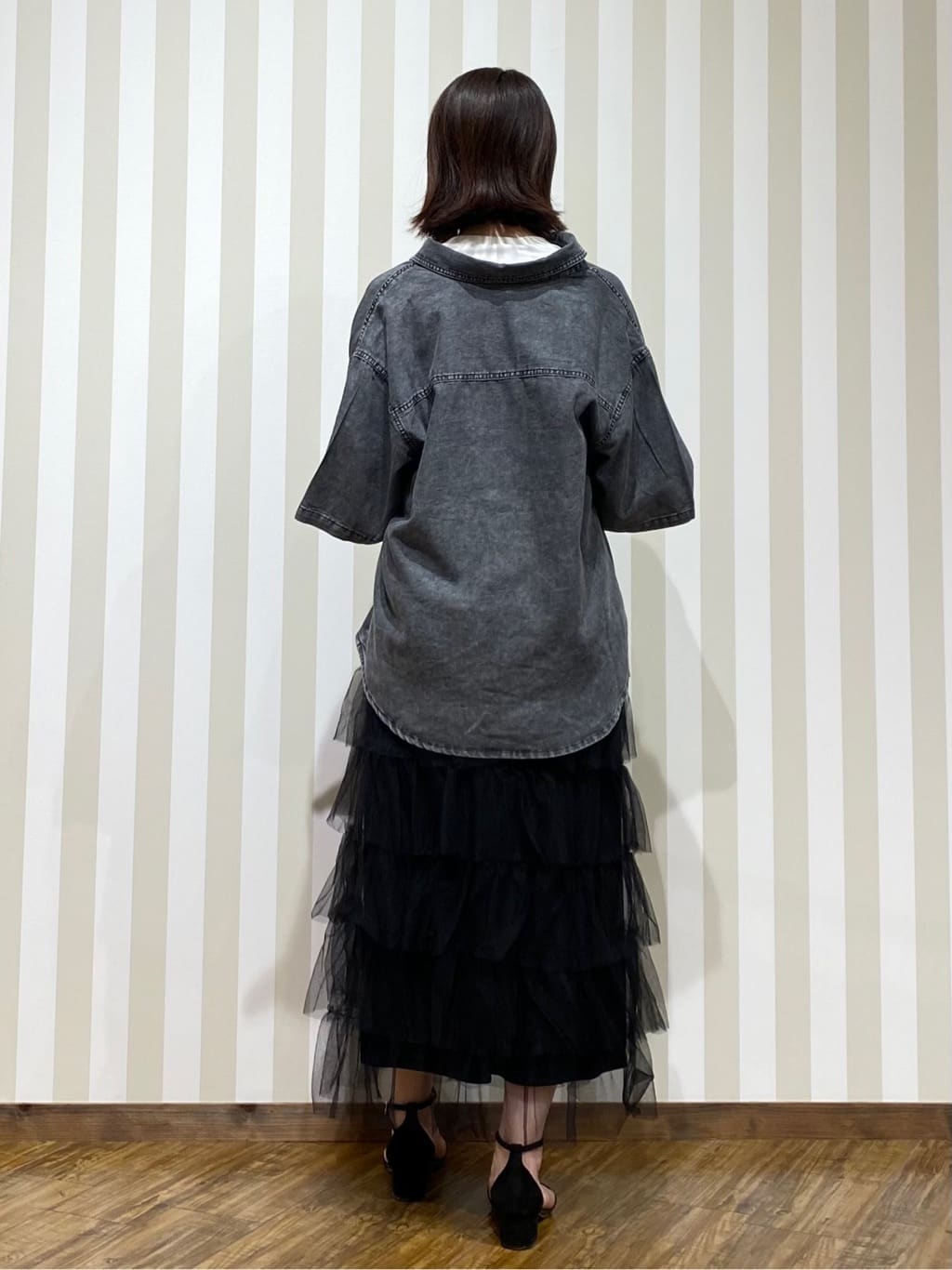 SAOさんの「SHOO･LA･RUE｜【2点セット/S-LL】コーデの主役になる チュールティアードスカート」を使ったコーディネート