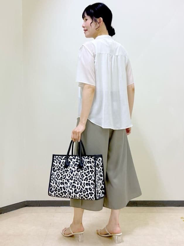  beni_gingerさんの「Reflect｜【選べる5色◎／マシンウォッシュ可】シャーリングデザインブラウス」を使ったコーディネート