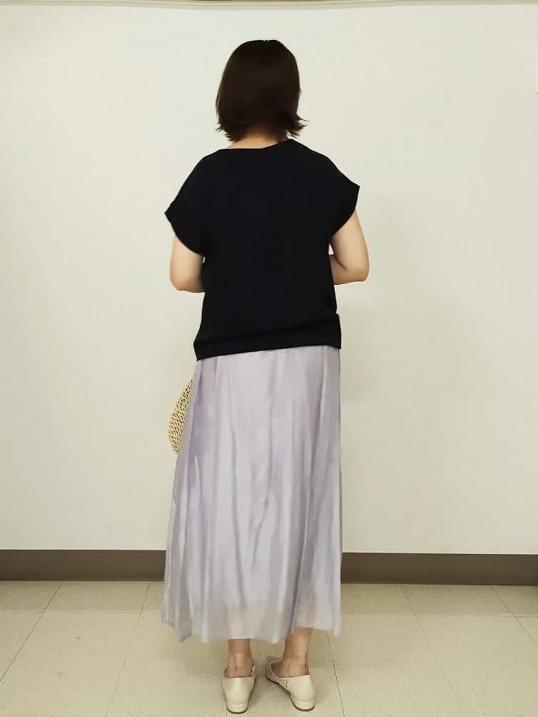 しょーこさんの「OPAQUE.CLIP｜《S-3Lサイズ》サイドパール調ボタンボクシートップス【洗濯機洗い可／UVケア／接触冷感】」を使ったコーディネート