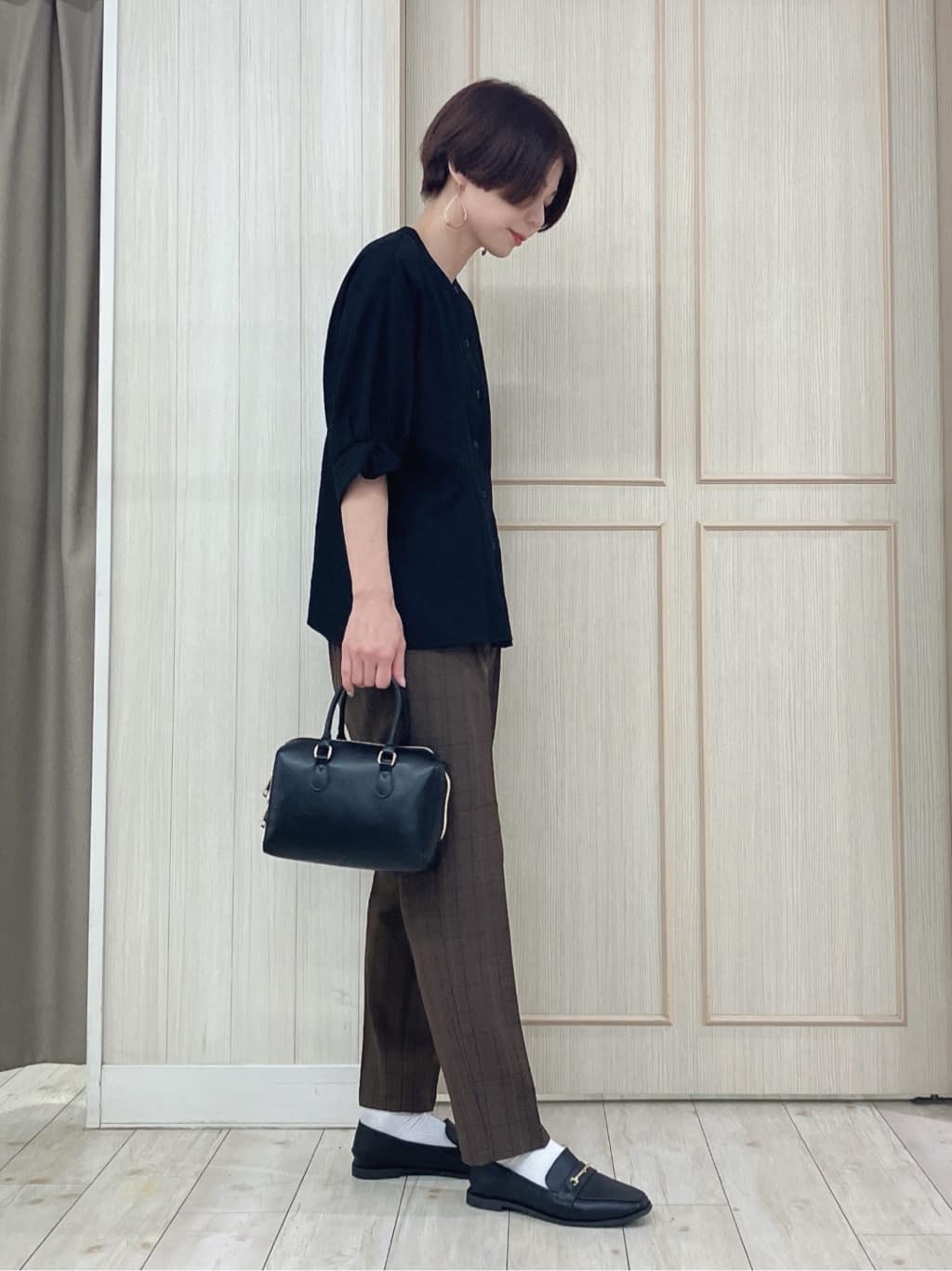 Turnerさんの「SHOO･LA･RUE｜【S-LL/通勤スタイルにも】ウエストタックで程よくシェイプ 大人の上品ブラウス」を使ったコーディネート