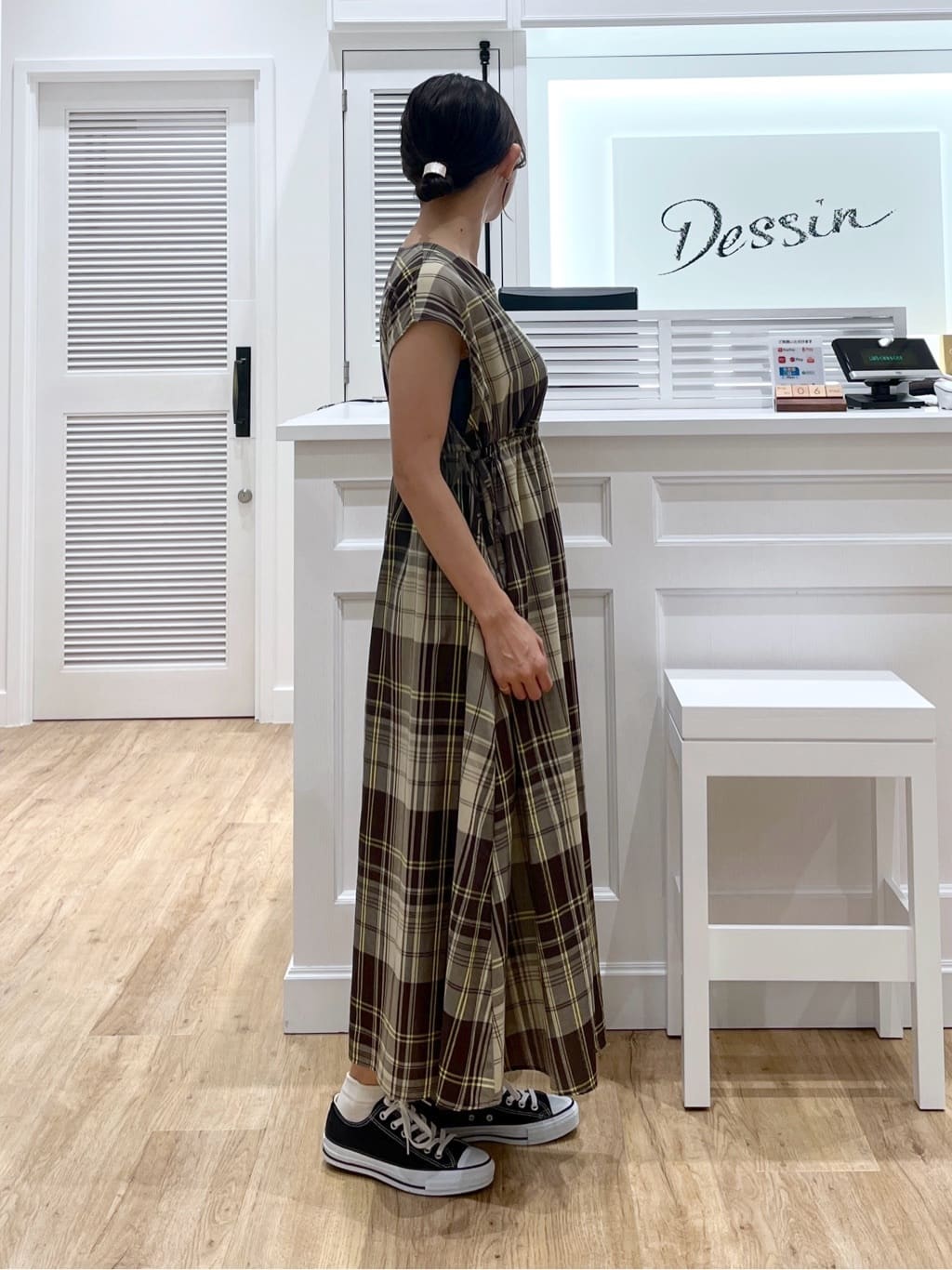 canaさんの「Dessin｜【リンクコーデ・洗える】ウエストドロスト付きチェック柄ワンピース」を使ったコーディネート