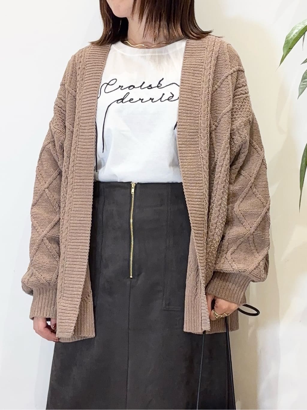 宗形さんの「SHOO･LA･RUE｜【洗濯機可/S-LL】周りと差がつく チェーンステッチロゴロンT」を使ったコーディネート