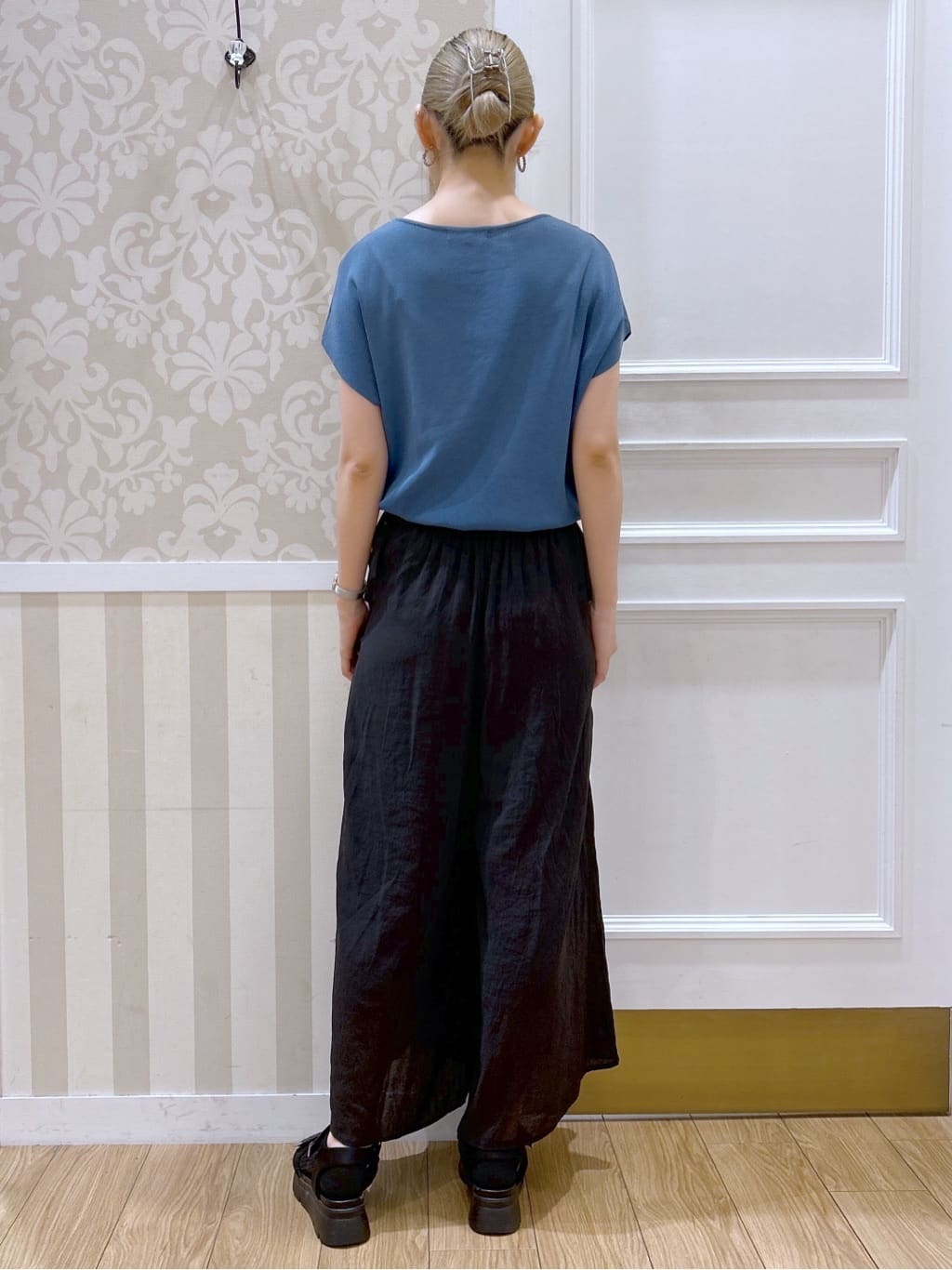 望 愛さんの「grove｜【UVカット/洗える】クロップドシアーシャツ」を使ったコーディネート