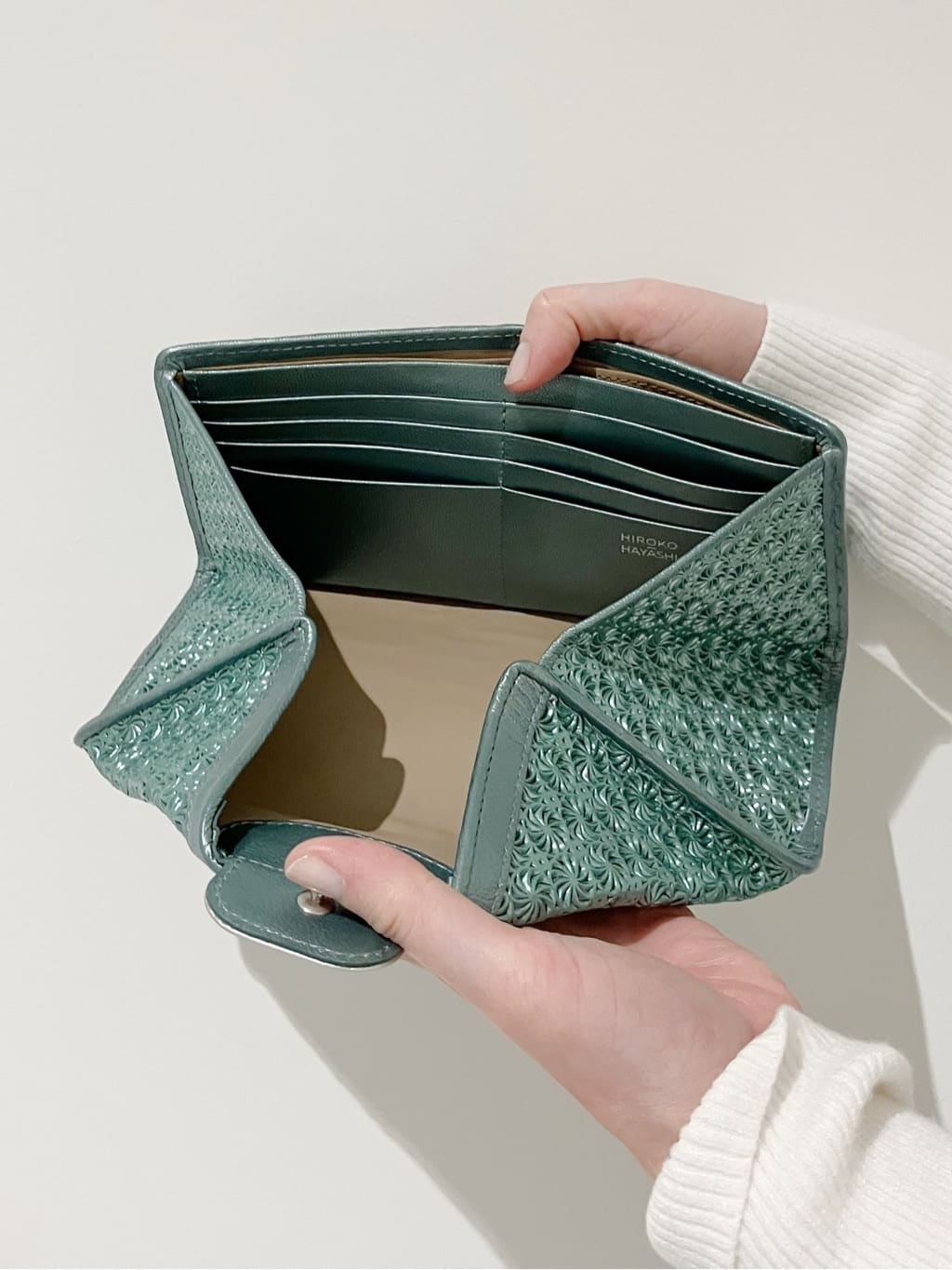 Cさんの「HIROKO HAYASHI｜GIRASOLE PIPERITA（ジラソーレ ピペリータ）長財布」を使ったコーディネート