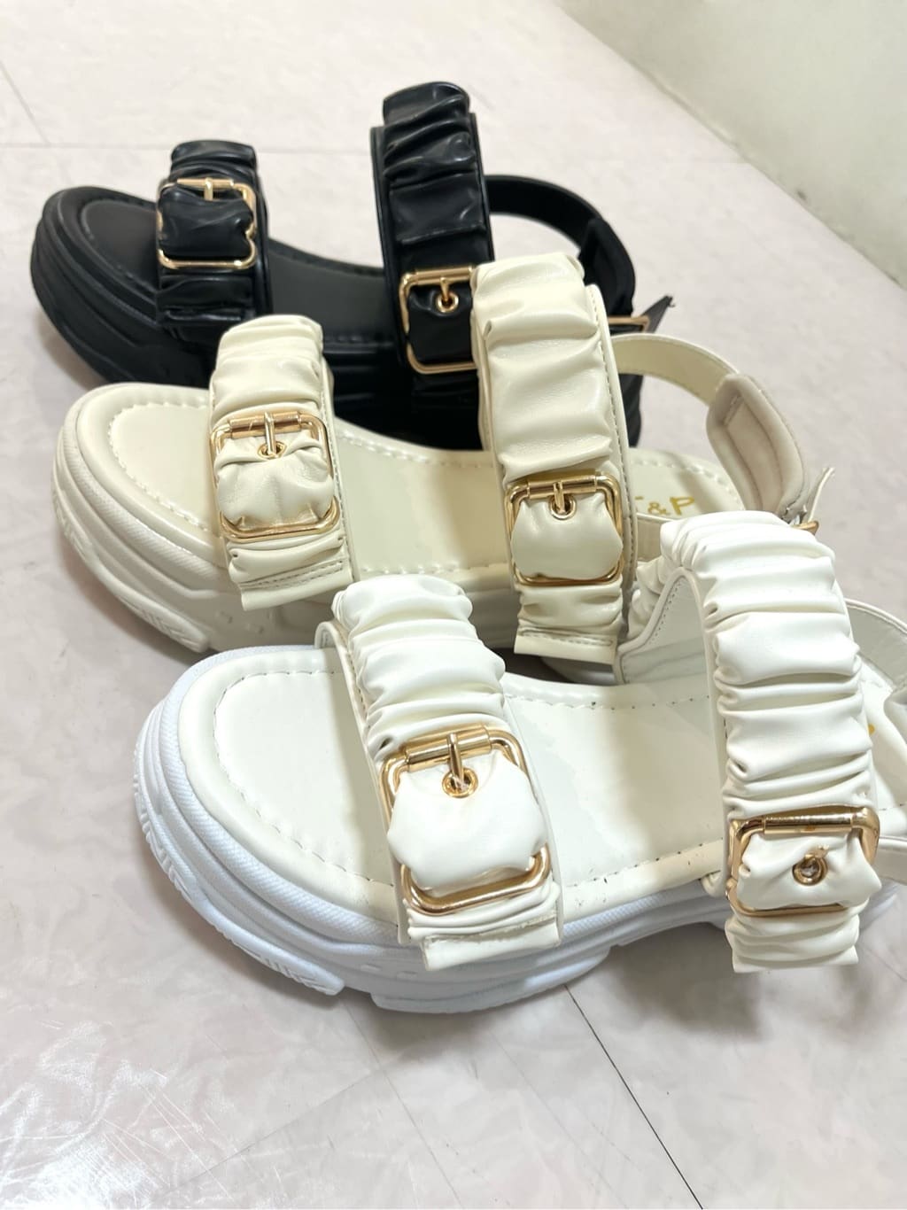 myさんの「ESPERANZA｜厚底クシュクシュベルトスポサン」を使ったコーディネート