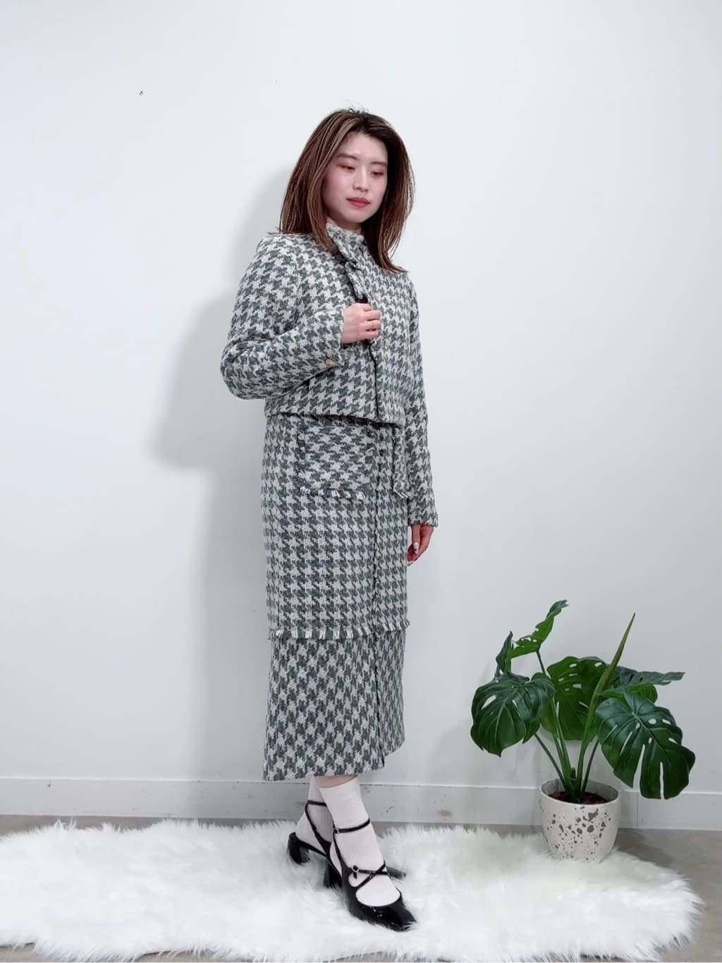 Suma Una本部スタッフさんの「SunaUna｜【COLLECTION LINE】ツイードラッフルジャケット」を使ったコーディネート